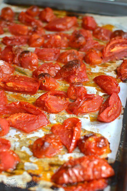 Tomatoes Freezing, Roasted Tomato Recipes, Freezing Tomatoes, A Southern Soul, Oven Roasted Tomatoes, Fresh Tomato Recipes, Easy Tomato Sauce, Avocado Tomato Salad, Roasted Tomato Soup