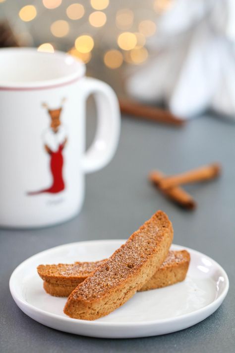 Cinnamon Biscotti Recipe, Cinnamon Biscotti, Best Biscotti Recipe, Gingerbread Biscotti, Pantry Recipe, Easy Holiday Cookies, Biscuit Bread, Biscotti Recipe, Cinnamon Toast