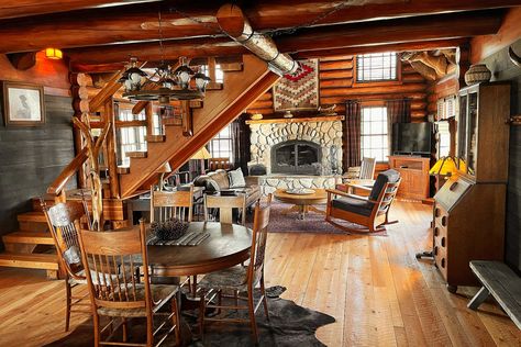 Yellowstone House, Yellowstone Cabin, Yellowstone Dutton Ranch, Chief Joseph, Rest Room, Dutton Ranch, Cabin Interiors, Colorado Homes, Vintage Silhouette