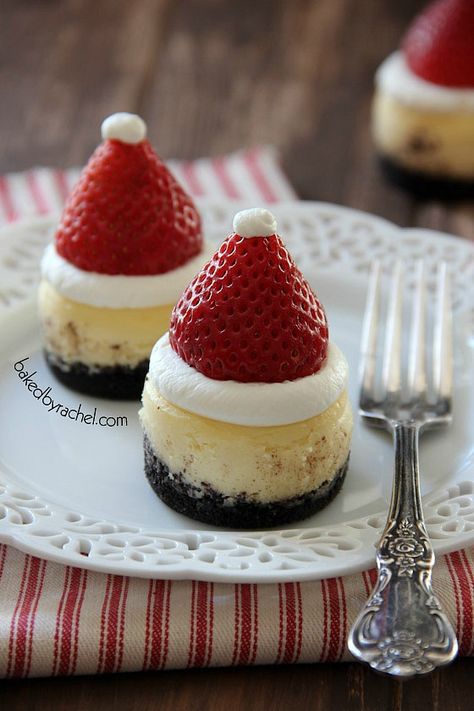 Christmas Pies, Cupcakes Cheesecake, Mini Santa Hat, Mini Cheesecake Pan, Chocolate Crust, Christmas Foods, Cheesecake Bites, Mini Cheesecakes, Christmas Cooking