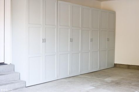 Garage Storage Cabinets | Kreg Tool Build Your Own Garage, Organize Tools, Garage Build, Casa Garage, Diy Garage Storage Cabinets, Free Building Plans, Diy Rangement, Diy Garage Storage, Garage Makeover