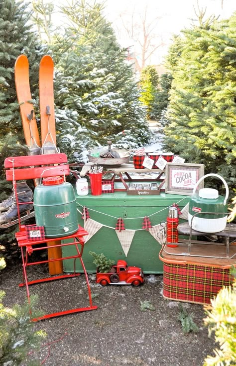 Kara's Party Ideas Hot Cocoa Bar with FREE Printables | Kara's Party Ideas Vintage Tailgate, Hot Cocoa Bar Christmas, Christmas Hot Chocolate Bar, Hot Chocolate Sign, Cocoa Party, Mountain Christmas, Christmas Tree Lots, Christmas Hot Chocolate, Funky Junk Interiors