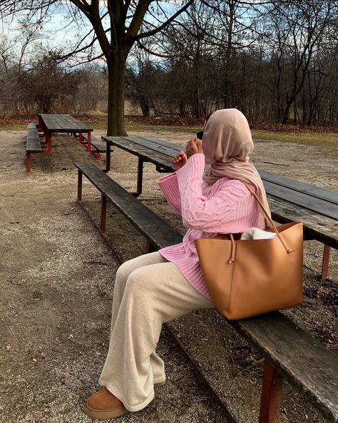 Fall🍂 inspo 🤎🥀 . . . autumn outfit, birkenstocks, autumn vibes, modest fashion, hijab outfit, modesty, uggs Fall Outfits Hijab, Becky Core, Hijab Fits, Face Poses, Birkenstock Outfit, Ootd Winter, Modesty Outfits, Modest Fashion Hijab, Winter Inspo