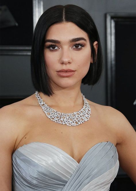 Carre Haircut, Haircut Short Hair, Zendaya Hair, Short Bobs With Bangs, Hairstyles Bob, Short Bobs, Amazing Hairstyles, Choppy Bob, Choppy Bob Hairstyles