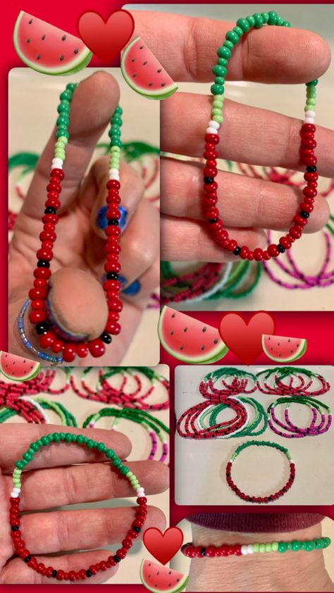 🍉Red Watermelon Bracelet using Size 8/0 & 6/0 Beads Watermelon Bracelet, Red Watermelon, Wrist Candy, Beaded Bracelets Diy, Seed Bead Jewelry, Bead Crafts, Melon, Handmade Bracelets, Bracelet Making