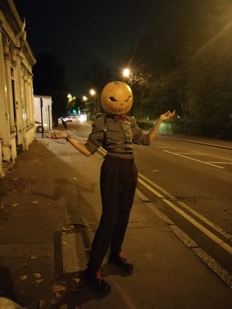 Jack Lantern Costume, Halloween Costumes References, Pumpkin Head Outfit, Pumpkin Man Costume, Pumpkin People Costume, Pumpkin Gentleman Tiktok, Creepy Pumpkin Costume, Pumpkin Head Cosplay, Halloween Costume Pumpkin Head