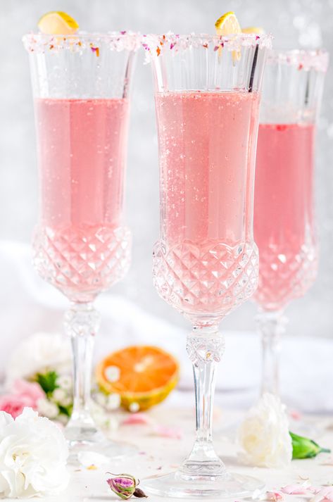 Pink Bubbly Drink, Vday Breakfast, Rose Spritzer, Fruit Business, Rose Drink, Cocktail Rose, Coffee Milkshake, Sparkling Cocktail, Rose Cocktail