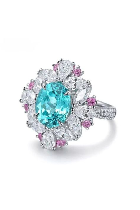 Blue Tourmaline Ring, Paraiba Tourmaline Ring, Famous Jewelry, Colored Stone Rings, Colour Stone, Paraiba Tourmaline, Bleu Violet, Tourmaline Jewelry, Golden Ring