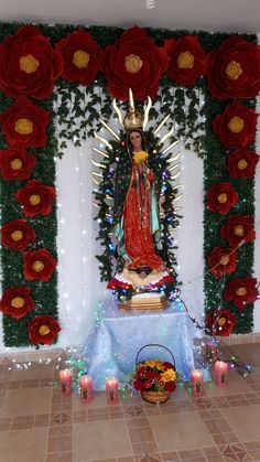 Virgin De Guadalupe Altar Ideas, Virgin Mary Altar Decoration, Altar Para La Virgen Ideas, Advent Church Decorations, Mexican Art Painting, Home Altar Catholic, Church Altar Decorations, Prayer Garden, Catholic Altar