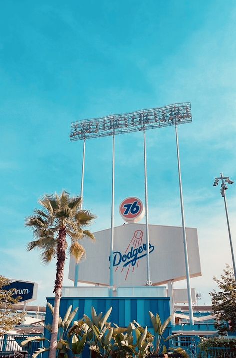 La Dodgers Stadium, Dodger Game Aesthetic, Dodgers Wallpaper Iphone, Los Angeles Dodgers Wallpapers, Dodgers Aesthetic, Los Angeles Dodgers Stadium, Sports Aesthetics, Savannah Bananas, Let's Go Dodgers