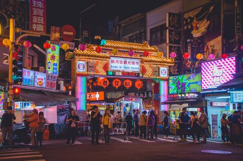 I broke down my cost of living for the 2+ years I spent living in Taipei, Taiwan. Included: breakfast, lunch, dinner - rent - nightlife - utilities & more! Taiwan Night Market, Seogwipo, Wakayama, Taipei City, Taipei Taiwan, Best Online Casino, Night Market, Cheap Travel, Countries Of The World