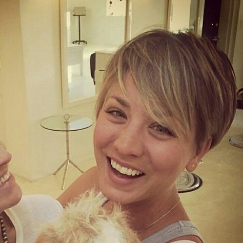 Kaley Cuoco Pixie, Kaley Cuoco Hair, Pixie Bob Hairstyles, Dunner Wordend Haar, Kaley Cuoco Short Hair, Shorter Hair, Pixie Hair, 2015 Hairstyles, Hair Aesthetic