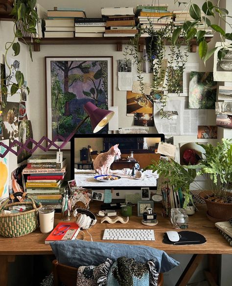 Rum Inspo, Eclectic Maximalism, Forest Home, Patio Conversation Sets, Uni Room, Desk Inspo, Cosy Room, Dreamy Room, Pretty Room