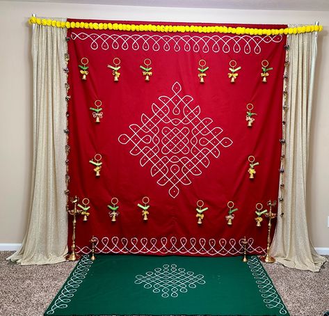 Adhik Maas Decoration, Traditional Backdrop Decoration At Home, Gowri Pooja Decoration For Marriage, Kolam Backdrop Decor, Pelli Kuthuru Decoration At Home, Traditional Decoration Indian, Indian Baby Shower Decorations, Leaf Decor Wedding, Traditional Decoration