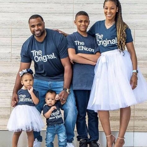 The Original Family, Matching Family T Shirts, Summer Family Photos, Couple Style, Estilo Country, Family Shirts Matching, Black Families, Family Photo Outfits, Navy Shirts