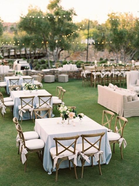 Floral Paradise in Charming Arizona Wedding - MODwedding White Linens, Garden Wedding Reception, Scottsdale Wedding, Outdoor Wedding Reception, Table Inspiration, Outdoor Reception, Wedding Outdoor, Outdoor Weddings, Salou