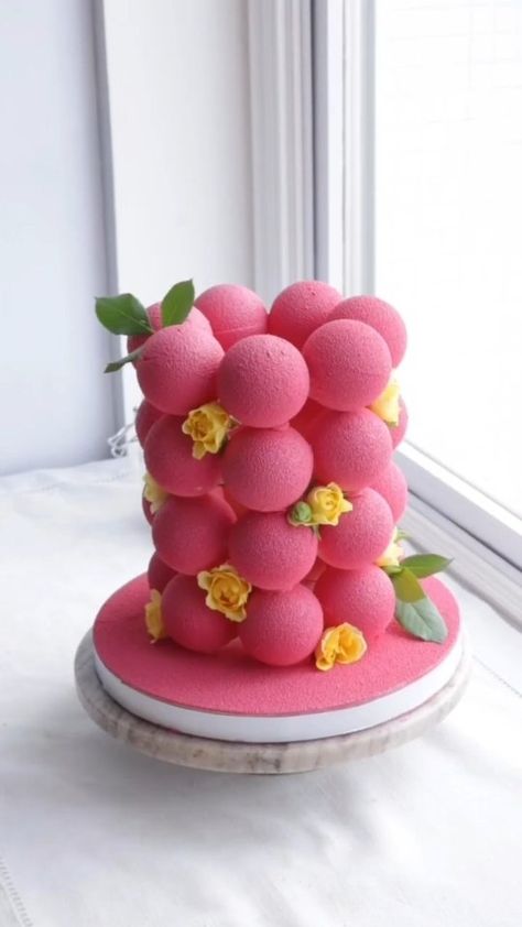 Cakes Cupcakes Macarons with Natalia Dalehaug | Bubble cake by @tgsaveur 💕💕💕 What do you guys think about this cake design? Would you serve chocolate spheres filled with cake to your… | Instagram Bubble Cake, How To Make Bubbles, Cake Slices, Flower Box Gift, Traditional Cakes, Cake Slice, Cute Birthday Cakes, Mousse Cake, Cakes Cupcakes