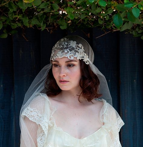 Bridal Veils And Headpieces, Headband Vintage, Bride Headband, Silk Tulle, Vintage Style Wedding, Foto Art, Bridal Headpiece, Headpiece Wedding, Bridal Headband