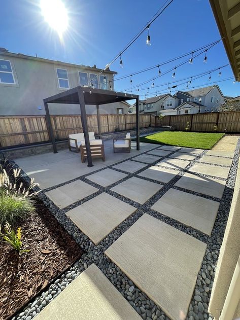 Cement Patio, Diy Backyard Patio, Modern Backyard Landscaping, Backyard Renovations, Backyard Remodel, Diy Backyard Landscaping, Modern Backyard, Backyard Inspiration, Patio Makeover