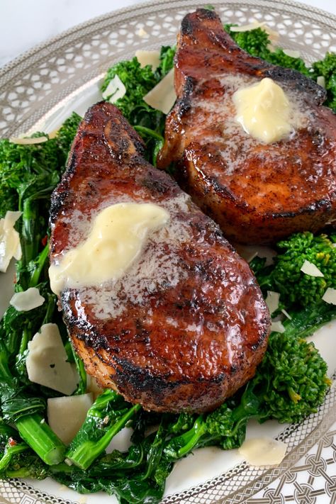 A copycat version of the famous Perry's Steakhouse Pork Chop Recipe, create this sweet and savory brined, smoked and caramelized pork chop in your own home. Spicy Pork Chops, Roast Prime Rib, Sweet And Spicy Pork, Thick Cut Pork Chops, Smoked Pork Chops, Pork Chop Recipe, Cooking Pork Chops, Wood Fired Cooking, Standing Rib Roast