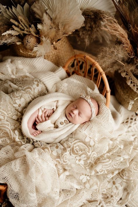 Boho Newborn Photography, Neutral Newborn Photography, Infant Photoshoot, Boho Newborn, Boho Photography, Newborn Ideas, Newborn Pics, Photoshoot Inspo, Newborn Photoshoot