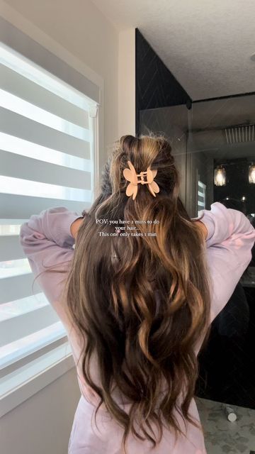 Claw Clip Hairstyles Pictures, Hairstyles With Claw Clip, Cute Claw Clip Hairstyles, Claw Clip Hairstyle, Claw Clip Hairstyles, Clip Hairstyle, Clip Hairstyles, Hair Pictures, Claw Clip