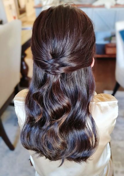 Simple Half Up Half Down Hairstyle For Medium Hair Hairdo For Mid Length Hair, Mid Length Hair Half Up Half Down, Half Up Half Down Hair Medium Length, Engagement Hairdo, Hairstyle For Medium Hair, Half Up Half Down Hairstyle, Down Hairstyle, Engagement Hairstyles, Half Up Half Down Hairstyles