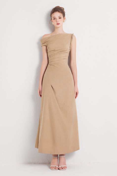 Silk Elegant Dress Classy, Boat Neck Formal Dress, Cream Dress Formal, Dubai Winter, Proposal Dress, Khaki Dresses, Modest Dresses Fashion, Mean Blvd, Elegant Midi Dresses