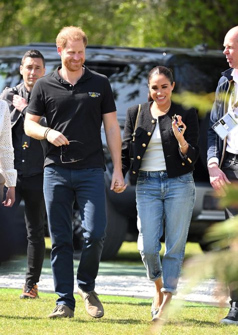 Estilo Meghan Markle, Princ Harry, Boyfriend Jeans Outfit, Prince Harry Photos, The Tig, Duchess Meghan, Royal Portraits, Princess Meghan, Prince Harry And Megan