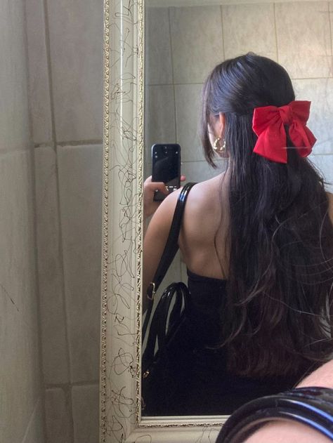 aesthetic selfie Hair Bows Brunette, Red Bow In Hair Aesthetic, Clemensia Dovecote Aesthetic, Brunette Girls Aesthetics, Dark Hair Aesthetic Girl, Red Hair Bow Aesthetic, Hairstyles With Red Ribbon, Long Bow Hairstyle, Brunette Hairstyles Aesthetic