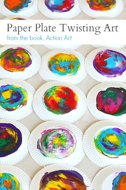 Paper Plate Twisting from the book, Action Art by MaryAnn Kohl and Barbara Zaborowski Process Art Preschool, Action Art, Preschool Art Projects, Messy Art, Preschool Art Activities, Art Activity, Kindergarten Art, Art Activities For Kids, Toddler Art