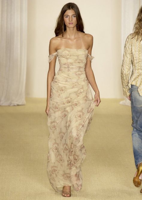 𝐄𝐛𝐨𝐧𝐢🤍🏠 on Twitter: "Ralph Lauren S/S 2003… " Ralph Lauren 2003, Ralph Lauren Runway, Outfits Dress, Ralph Lauren Style, Runway Pictures, Looks Style, Mode Inspiration, Looks Vintage, Fancy Dresses