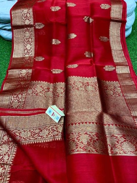 Banaras Silk Saree, Banaras Pattu Sarees Latest, Kanjipuram Saree, Silk Saree Blouse Designs Patterns, Latest Silk Sarees, Pure Chiffon Sarees, Banaras Sarees, Kora Silk Sarees, New Saree Designs