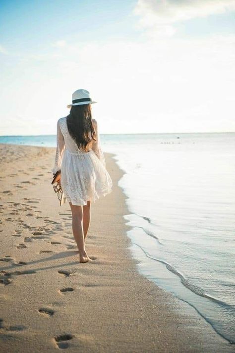 Cobalt Blue And Orange, Beach Fotos, Vans Oldschool, Summer In The Park, Andaman Nicobar Islands, Kids Summer Camp, Beach Poses By Yourself, Beach People, Beautiful Food Photography