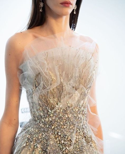 Diaphanous Dress, Embellished Dresses, Marchesa Couture, Crystal Gown, Marchesa Fashion, Marchesa Gowns, Tulle Balls, Exquisite Gowns, Tulle Ball Gown