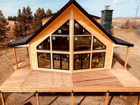 Small Cabin Big Windows, Build A Cabin, House With Loft Floor Plans, Cabin With Large Windows, 4 Bedroom Cabin, 30x30 Cabin Floor Plans, Canada House Design, Wood Cabin Interior Design, Log Cabin Homes Plans