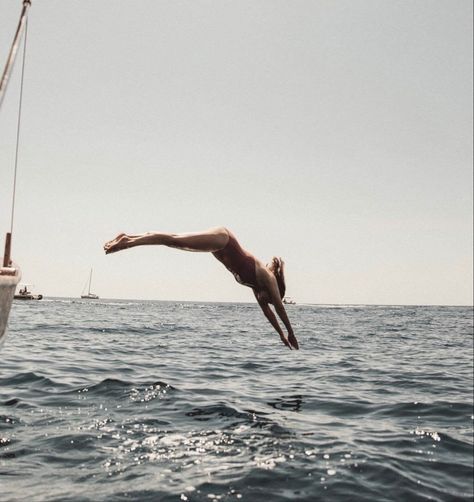 𝒲 𝐼 𝐿 𝒟☆ Swimwear Aesthetic, Lake Photoshoot, Summer Goals, Vitamin Sea, Images Esthétiques, Summer Memories, Foto Vintage, Ocean Breeze, Summer Feeling