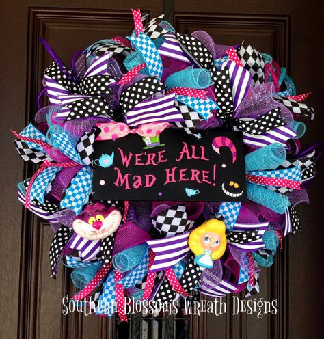 Alice In Wonderland Wreath, Alice In Wonderland Bedroom, Alice In Wonderland Crafts, Disney Wreath, Alice In Wonderland Diy, Deco Mesh Wreaths Diy, We're All Mad Here, Wreath Project, Mesh Wreath Diy