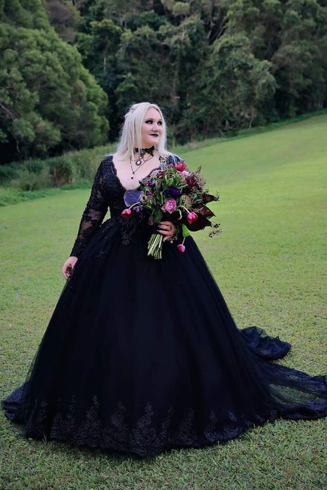 Plus Size Black Tulle Wedding Dress, Goth Ball Gown Plus Size, Gothic Wedding Dresses Plus Size, Short Black Wedding Dress Plus Size, Plus Black Wedding Dress, Dark Wedding Dress Plus Size, Plus Size Goth Wedding Dress, Witchy Wedding Dress Plus Size, Gothic Wedding Dress Plus Size