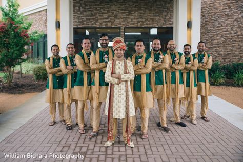 Indian groom and groomsmen ceremony style. Groom Group Poses, Groom Group Photoshoot, Groom Friends Photography, Groomsmen Sherwani, Indian Wedding Sherwani, Lehenga Shopping, Bridesmaid Suits, Groomsmen Outfit, Groomsmen Dress