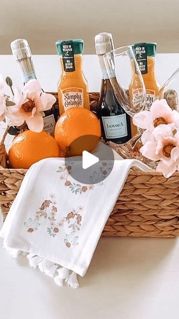 Ashley Alonzo on Instagram: "Simple Mom-osa gift basket. 💕  . Mom tea towel was from Target last year. 🥂 . . #easydiygifts #momosa #" Mimosa Basket, Mimosa Gift Basket, Mimosa Gift, Gift Basket Mom, Easy Diy Gifts, Mimosa, Gift Basket, Tea Towel, Gift Baskets