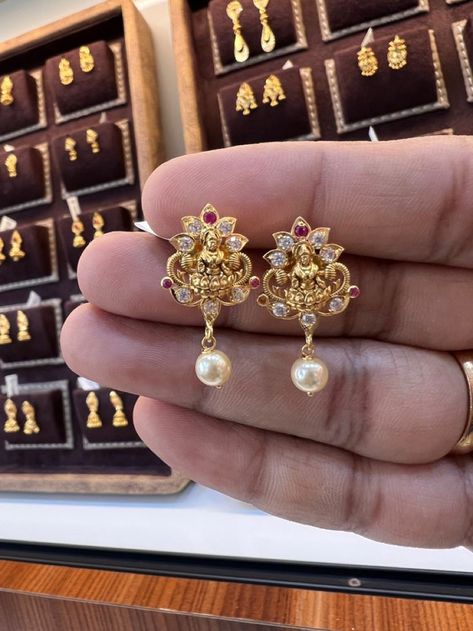 Lakshmi Devi Earrings Gold Buttalu, Simple Ear Rings Gold Daily Wear, Laxmi Earrings Gold, Laxmi Kammalu, Daily Wear Earrings Gold Indian Latest, Laxmi Ring Designs, Simple Daily Wear Earrings Gold Indian, Gold Jewels Design Indian, Simple Gold Earrings Indian