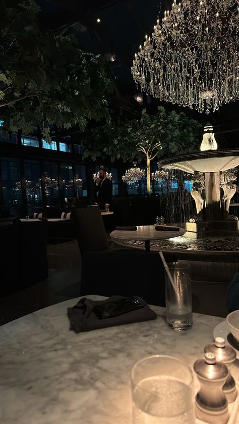 Marble aesthetic chandelier restaurant luxury dinner date Fancy Eating Aesthetic, Date Night Dubai, Luxury Date Aesthetic, Luxury Event Aesthetic, Dinner Date Night Aesthetic, Fancy Restaurants Aesthetic, Boujee Restaurant Aesthetic, Dinner Dates Black Couple, Fancy Dinner Pictures