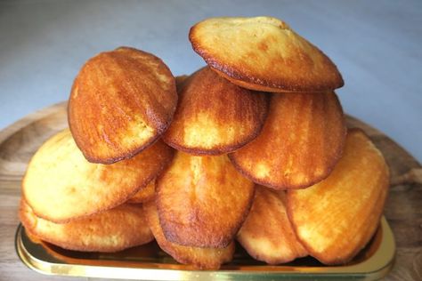 KETO & SUGAR FREE CLASSIC FRENCH MADELEINES | Keto Madeleines, Clean Eating Low Carb, Candy Houses, French Madeleines, Aip Keto, Lupin Flour, Madeline Cookies, Low Carb Gluten Free Recipes, Madeleine Recipe