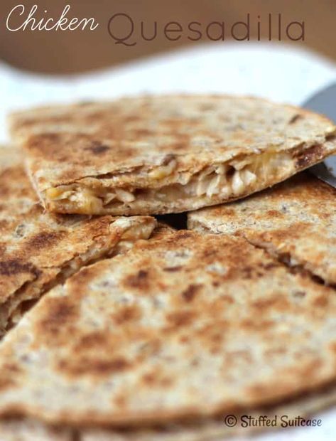 Chicken Quesadilla Recipe - Back to School Lunch Bacon Bbq Chicken, Bread Booze Bacon, Meals Kids Love, Chicken Salad With Grapes, Can Chicken Recipes, Chicken Quesadilla Recipe, Chicken Cake, Back To School Lunch, Easy Chicken And Rice