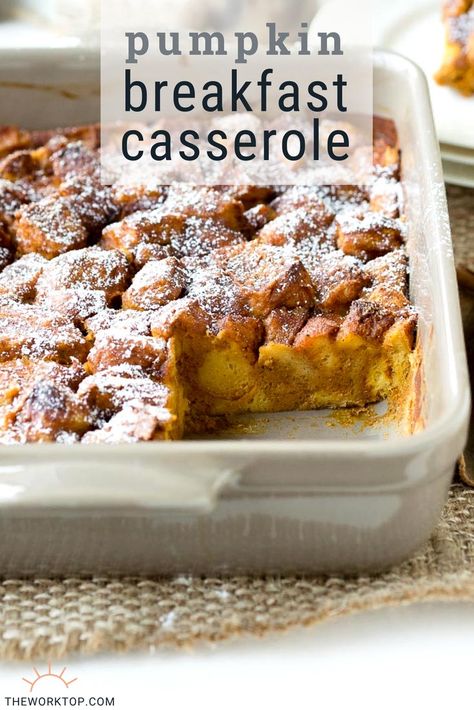 Easy Pumpkin Breakfast Casserole || This easy brunch recipe is perfect for feeding a large crowd. Enjoy this pumpkin brunch on a weekend morning. Recipe on www.theworktop.com || #pumpkin #breakfastcasserole #brunchrecipe #pumpkinbreakfast #easycasserole Pumpkin Breakfast Casserole, Pumpkin Brunch, Retreat Food, Party Meals, Pumpkin Breakfast Recipes, Cook Breakfast, Thanksgiving Brunch, Thanksgiving Breakfast, Pumpkin Breakfast