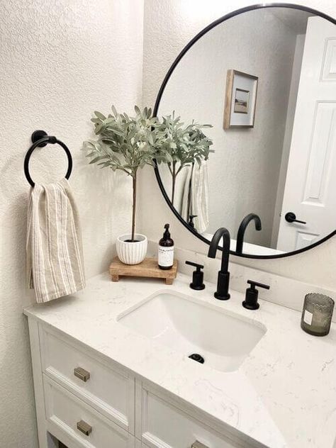 23 Bathroom Counter Decor Ideas That Are Practical and Cute Bathroom Counter Decor Ideas, Counter Decor Ideas, Bathroom Counter Decor, Bilik Air, Restroom Decor, Bad Inspiration, Counter Decor, Bathroom Counters, Bathroom Counter