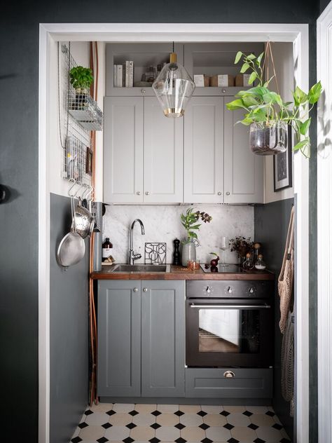 Tiny Kitchen Ideas Apartments Studios, Studio Apartment Kitchen Layout, Tiny Kitchenette Ideas Studios, Small Kitchen Basement, Tiny Studio Kitchen, Basement Studio Apartment Ideas, Small Basement Studio, Guest House Kitchenette, Pink Studio Apartment