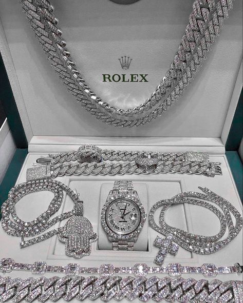 Iced Out Chains, قلادات متدلية, Dope Jewelry Accessories, Expensive Jewelry Luxury, Fancy Jewellery Designs, Dope Jewelry, Jewelry Fashion Trends, Rolex Watch, Money And Happiness