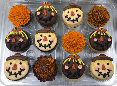 Mini Bunt Cake Recipes, Pumpkin Decorated Cupcakes, Scarecrow Cupcakes, Scarecrow Cupcake, Fall Cakes Decorating, Bunt Cake Recipe, Donut Decorating Ideas, Frosting Ideas, Autumn Cake